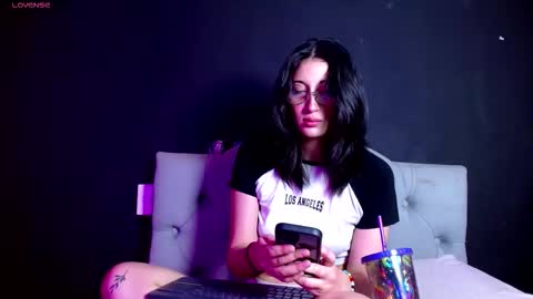 IG   OF red moonn online show from December 18, 2025, 4:51 am