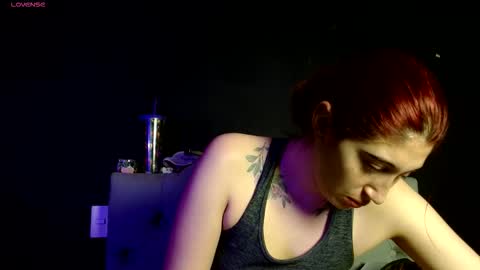 IG   OF red moonn online show from January 7, 2026, 4:48 am