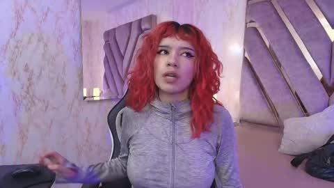 red_pandaa online show from November 12, 2025, 3:18 am