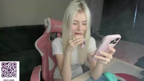 Erika online show from November 27, 2025, 8:38 am