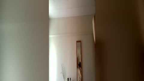 Snapshot of red_room420 chatting on June 13, 2026, 7:39 am red_room420 online show from June 13, 2026, 7:39 am