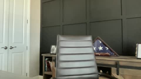 RedBull online show from November 25, 2025, 6:52 pm