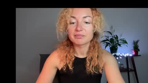 reddgirll online show from March 5, 2025, 9:59 pm