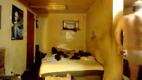 reddragon1195 online show from December 4, 2024, 2:31 am