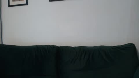 redfloweer online show from February 26, 2025, 5:17 pm