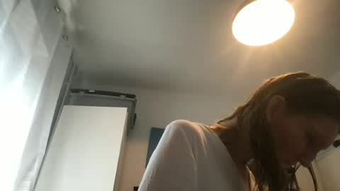 Snapshot of redfoxofficial chatting on June 28, 2026, 9:37 am Redfox online show from June 28, 2026, 9:37 am