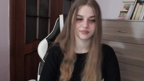 Lily online show from December 23, 2025, 2:09 am