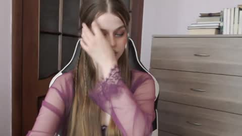 Lily online show from March 30, 2026, 2:12 am