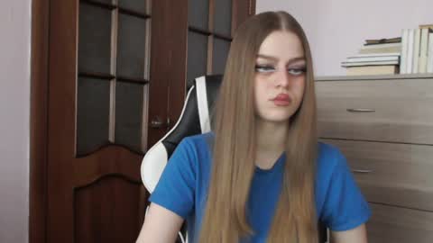 Lily online show from April 24, 2026, 2:47 am