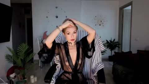 Snapshot of redhotline chatting on December 20, 2025, 12:01 pm Alex online show from December 20, 2025, 12:01 pm