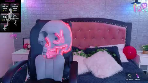 Lili Lopez online show from March 4, 2026, 7:53 pm