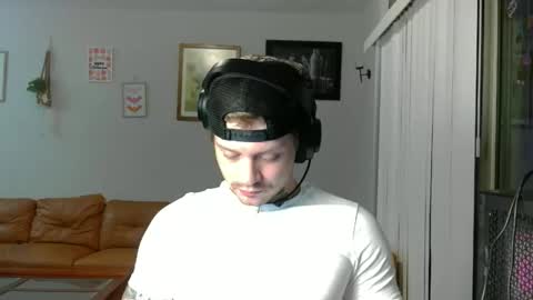 Snapshot of redinthebed chatting on November 6, 2025, 6:58 am InkedGinger online show from November 6, 2025, 6:58 am