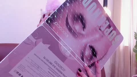 Meloddy online show from February 2, 2025, 7:25 pm