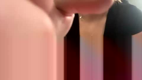 redrubyred online show from April 20, 2026, 7:48 pm