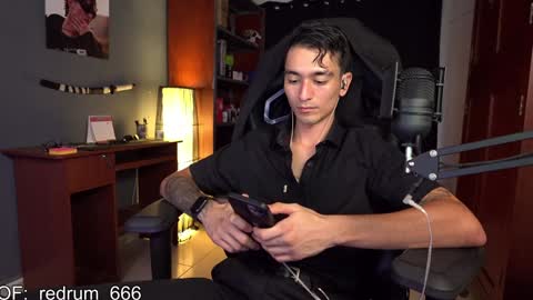 Red online show from February 7, 2025, 6:24 pm