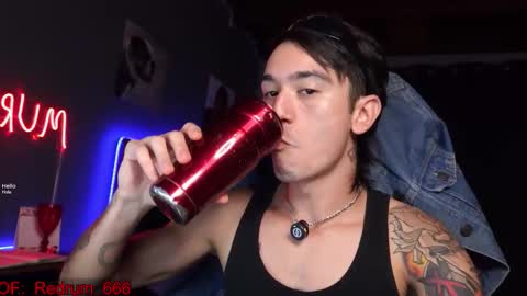 Red online show from October 14, 2025, 5:36 pm