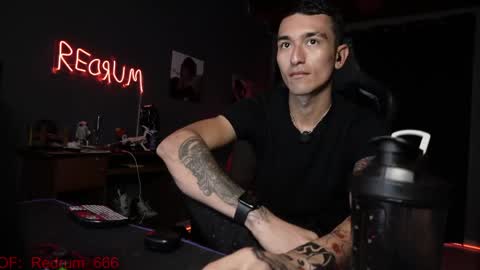 Snapshot of redrum_696 chatting on April 25, 2026, 4:15 pm Red online show from April 25, 2026, 4:15 pm