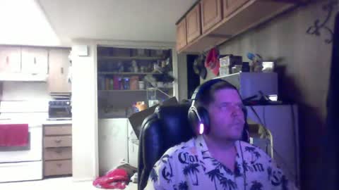 Snapshot of reecoiled chatting on June 22, 2026, 6:43 am reecoiled online show from June 22, 2026, 6:43 am