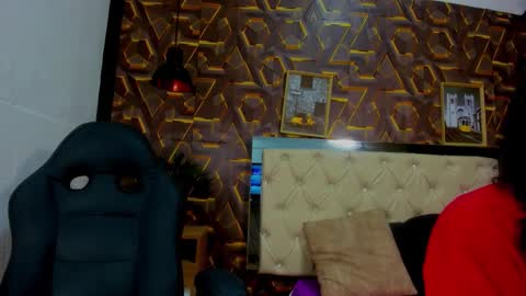 reed_kitty online show from November 24, 2025, 1:00 pm