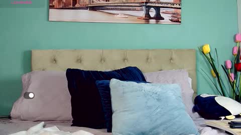 Yanella online show from March 8, 2026, 11:14 am