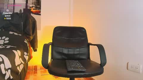 Snapshot of regan_01 chatting on June 10, 2026, 6:07 pm Regan online show from June 10, 2026, 6:07 pm