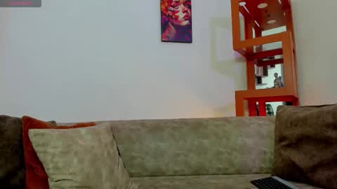 regiina_doll online show from December 21, 2025, 11:01 pm