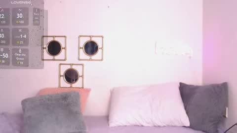 regina1819 online show from March 1, 2025, 12:07 am