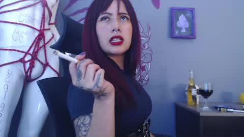 Snapshot of regina_iris chatting on April 18, 2026, 9:48 pm Regina online show from April 18, 2026, 9:48 pm