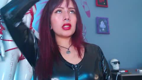 Snapshot of regina_iris chatting on May 7, 2026, 2:00 pm Regina online show from May 7, 2026, 2:00 pm