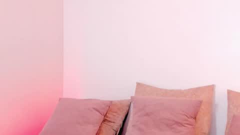 Regina  online show from October 26, 2025, 8:04 pm