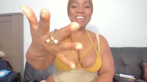 reginabanx online show from February 20, 2026, 11:49 pm