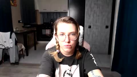 Regina online show from September 18, 2025, 12:01 am