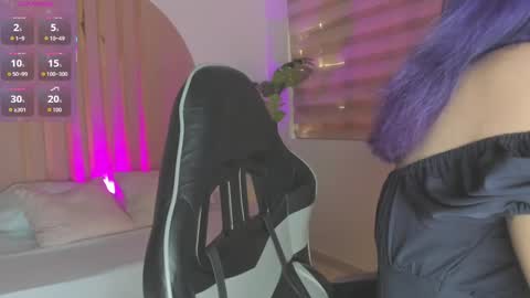 R E I online show from November 12, 2025, 12:38 pm