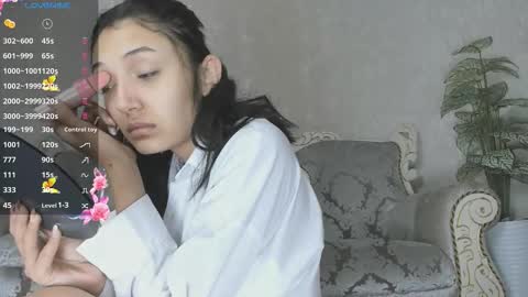 Rei online show from November 6, 2025, 3:51 am