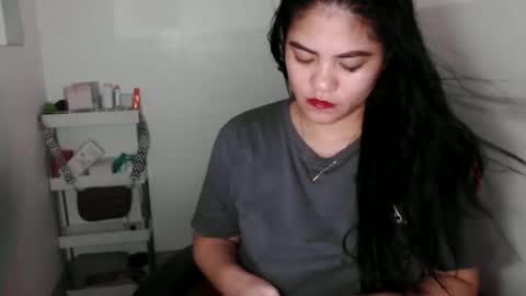 reign2525 online show from October 20, 2025, 11:32 am