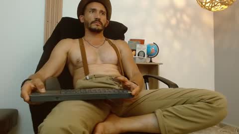   REIKO  online show from February 6, 2025, 12:33 am