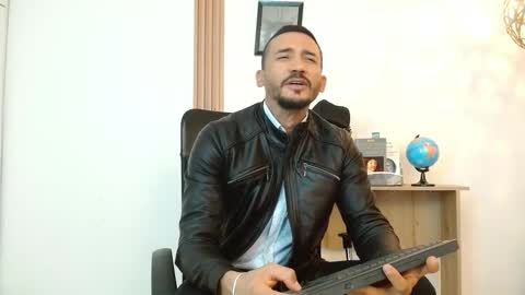   REIKO  online show from September 12, 2025, 4:40 pm