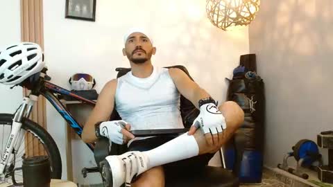   REIKO  online show from September 18, 2025, 2:52 pm