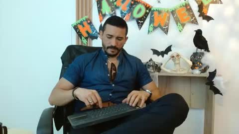   REIKO  online show from October 10, 2025, 3:11 pm