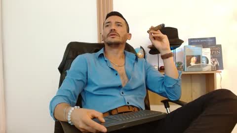   REIKO  online show from November 10, 2025, 3:55 pm