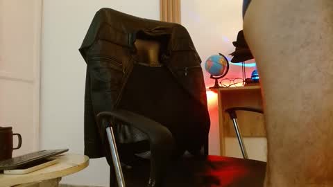   REIKO  online show from November 12, 2025, 3:34 pm