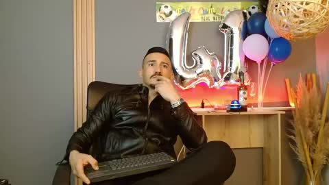   REIKO  online show from April 20, 2026, 4:32 pm