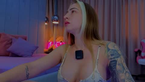 reina cummings online show from October 15, 2025, 6:57 am