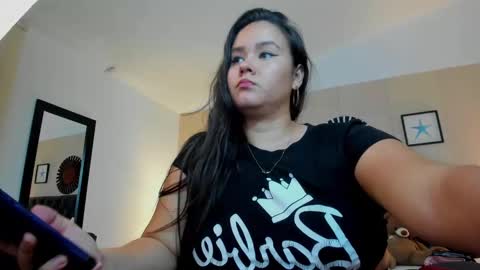 reina_loren online show from September 23, 2025, 11:08 pm