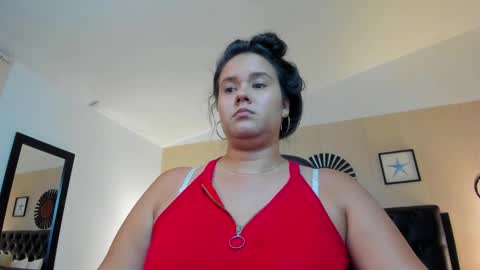 reina_loren online show from September 26, 2025, 2:04 am