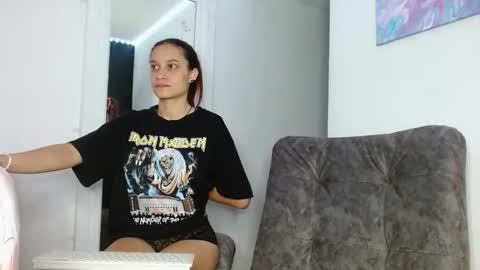 reina_reina online show from February 25, 2026, 3:49 am