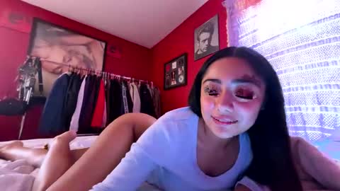 reinaassss online show from April 15, 2026, 5:20 pm