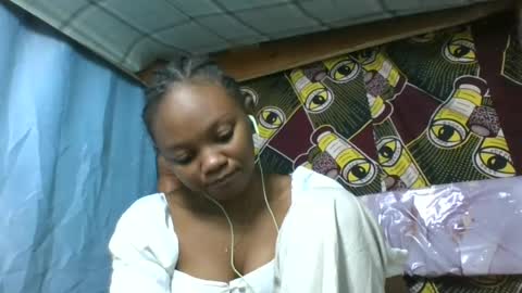 Snapshot of reinechi chatting on July 5, 2026, 2:13 pm Reinechi online show from July 5, 2026, 2:13 pm