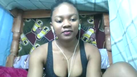 Snapshot of reinechi chatting on July 8, 2026, 7:13 am Reinechi online show from July 8, 2026, 7:13 am