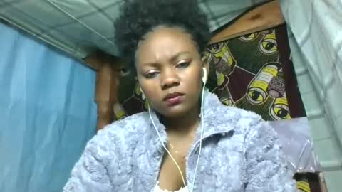 Snapshot of reinechi chatting on July 10, 2026, 7:34 am Reinechi online show from July 10, 2026, 7:34 am
